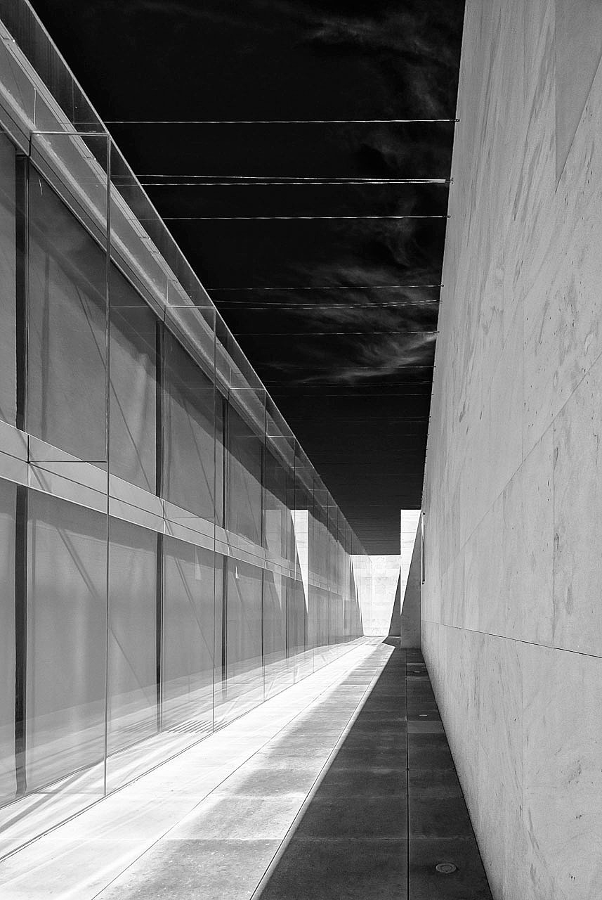 Conclusus - A photographic research by Fabio Candido about Junta de Castilla y Leòn headquarters, architect Alberto Campo Baeza